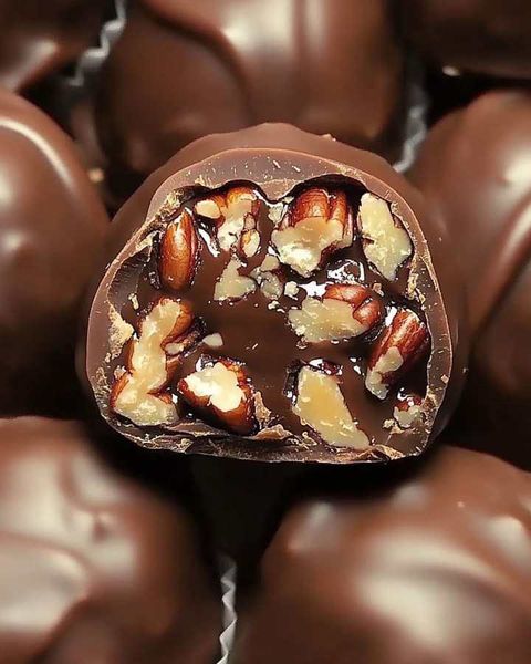 Easy Chocolate Pecan Caramel Truffles Recipe