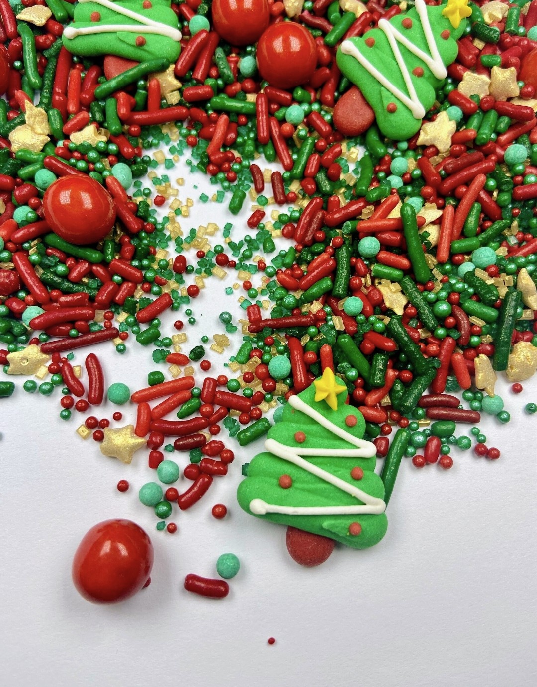 Edible Christmas Tree Sprinkles – Red Green Gold Holiday Mix for Cookies, Cupcakes, Cake Decorating – 2oz or 4oz Jar