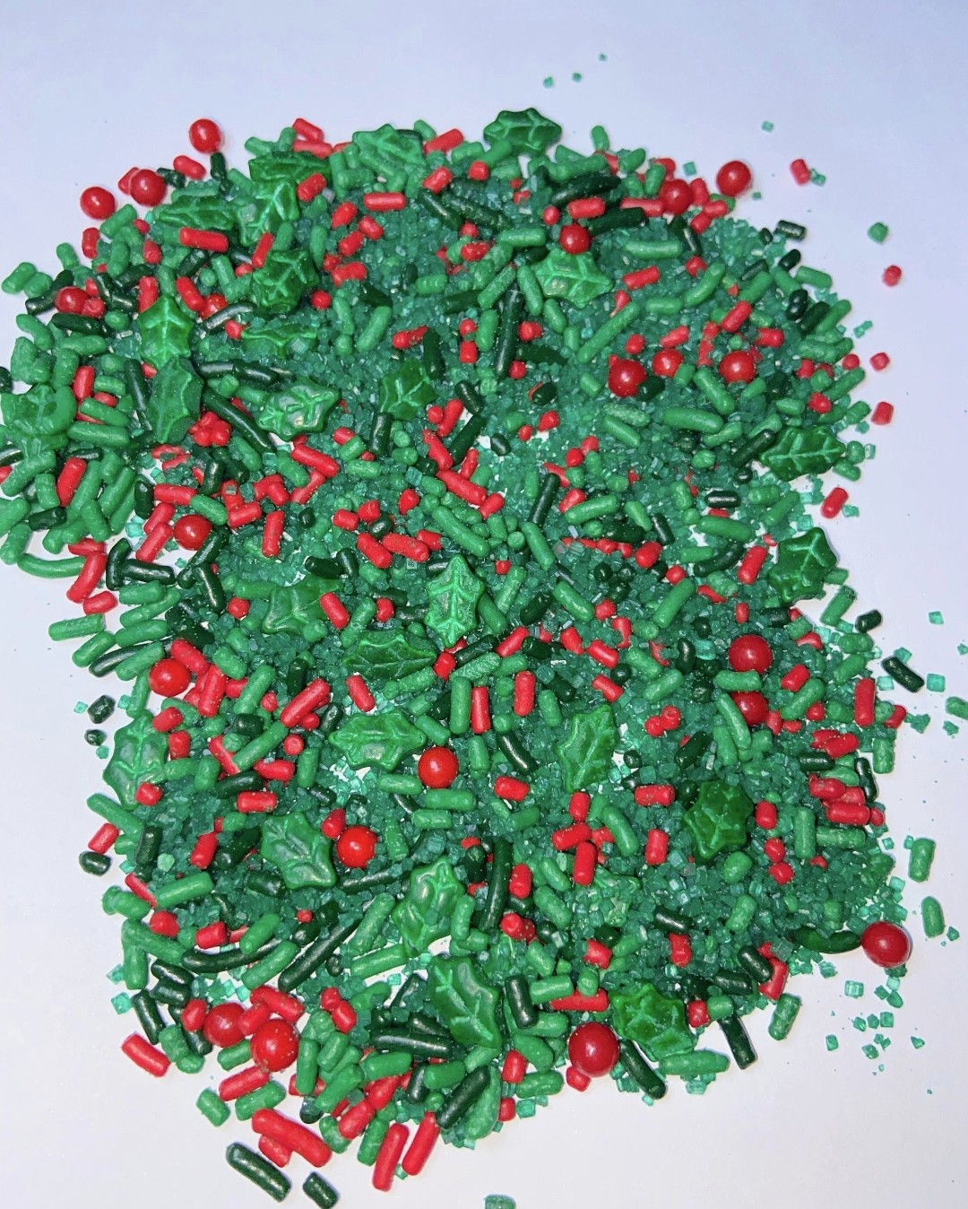 Classic Christmas Sprinkle Mix – Red & Green Edible Topping for Cookies, Cupcakes, Cakes, Cocoa Bombs – 2oz or 4oz Jar